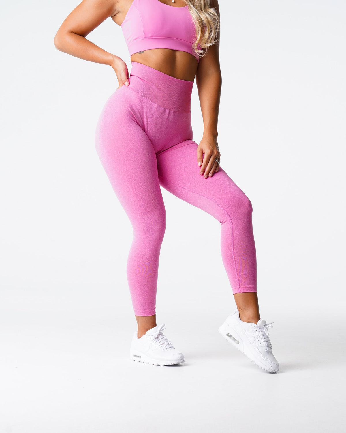Women Bubble Gum Pink NV Seamless Leggings | NVGTN