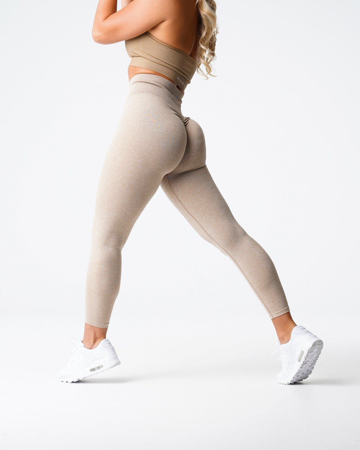 Women Beige Scrunch Seamless Leggings | NVGTN