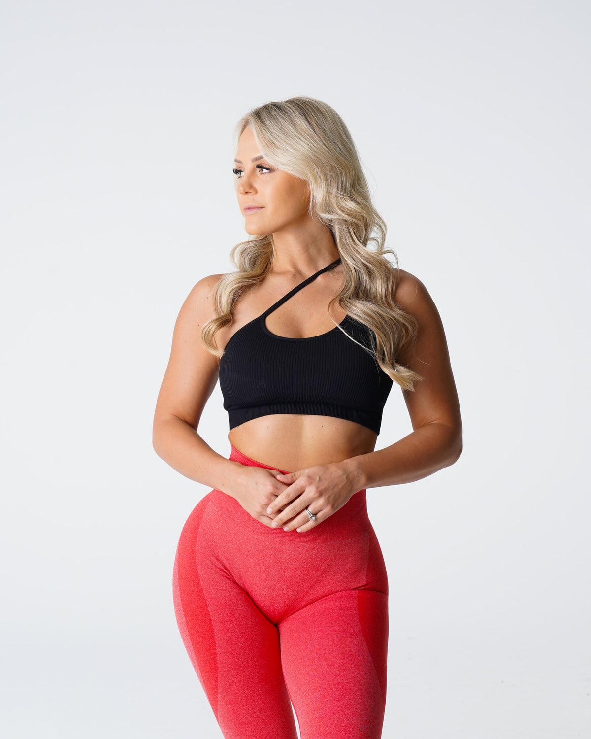 Women Black Streamline Seamless Bra | NVGTN