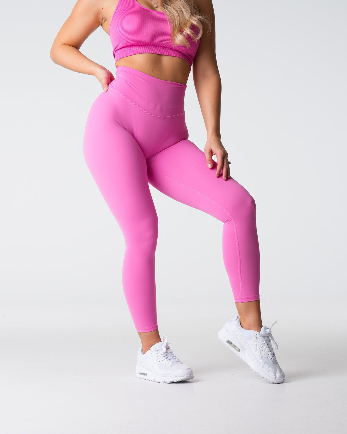 Women Bubble Gum Pink Signature 2.0 Leggings | NVGTN