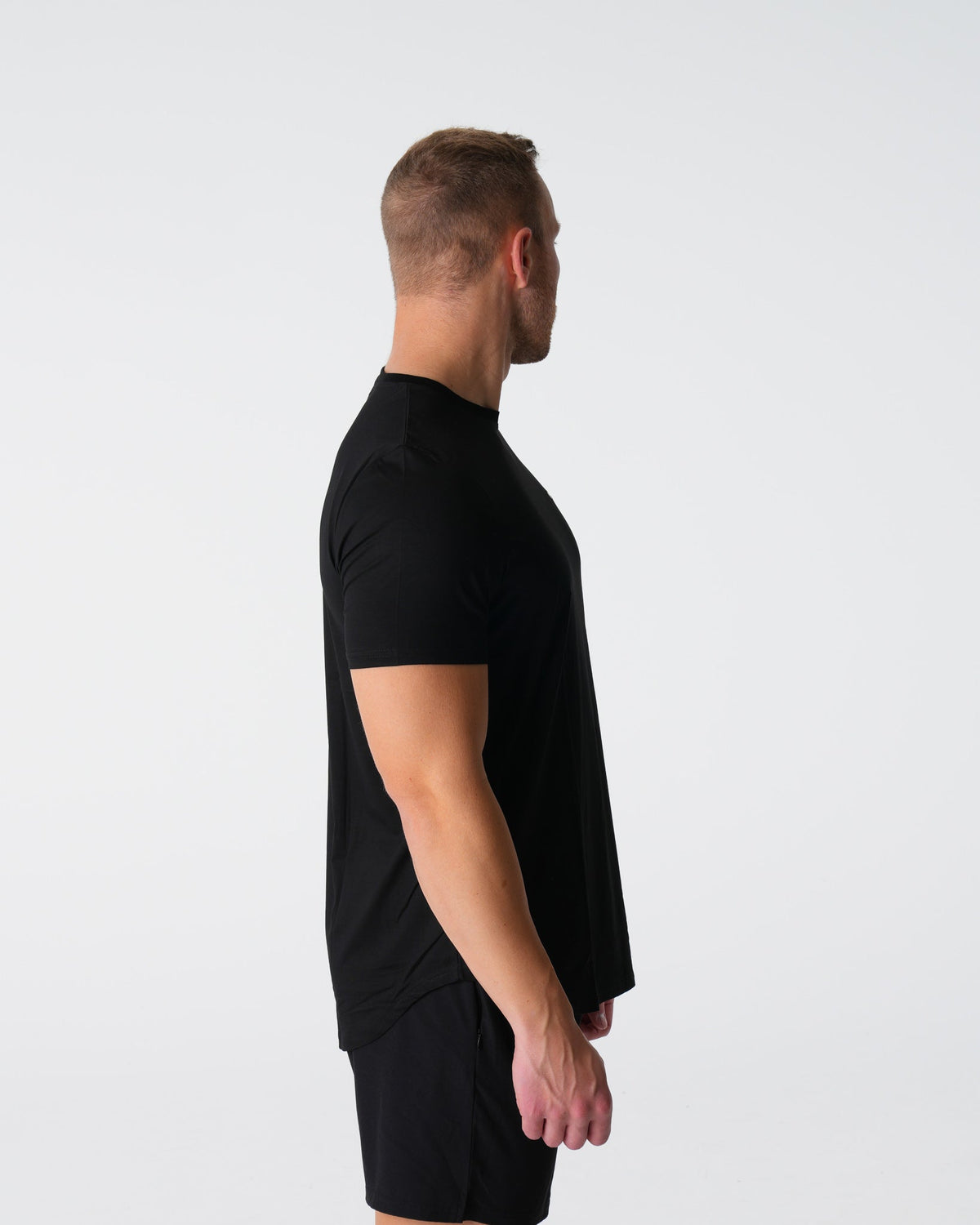 Men Black Tech Fitted Tee | NVGTN