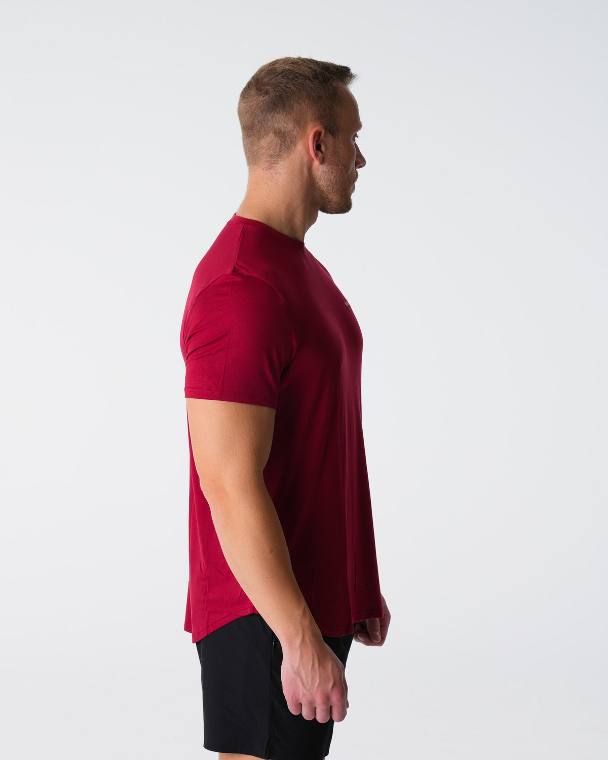 Men Crimson Tech Fitted Tee | NVGTN
