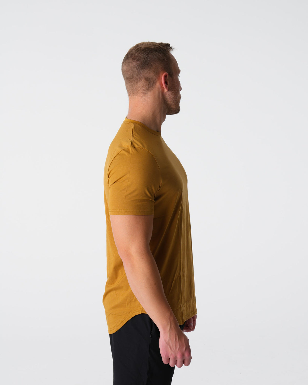 Men Bronze Pulse Fitted Tee | NVGTN