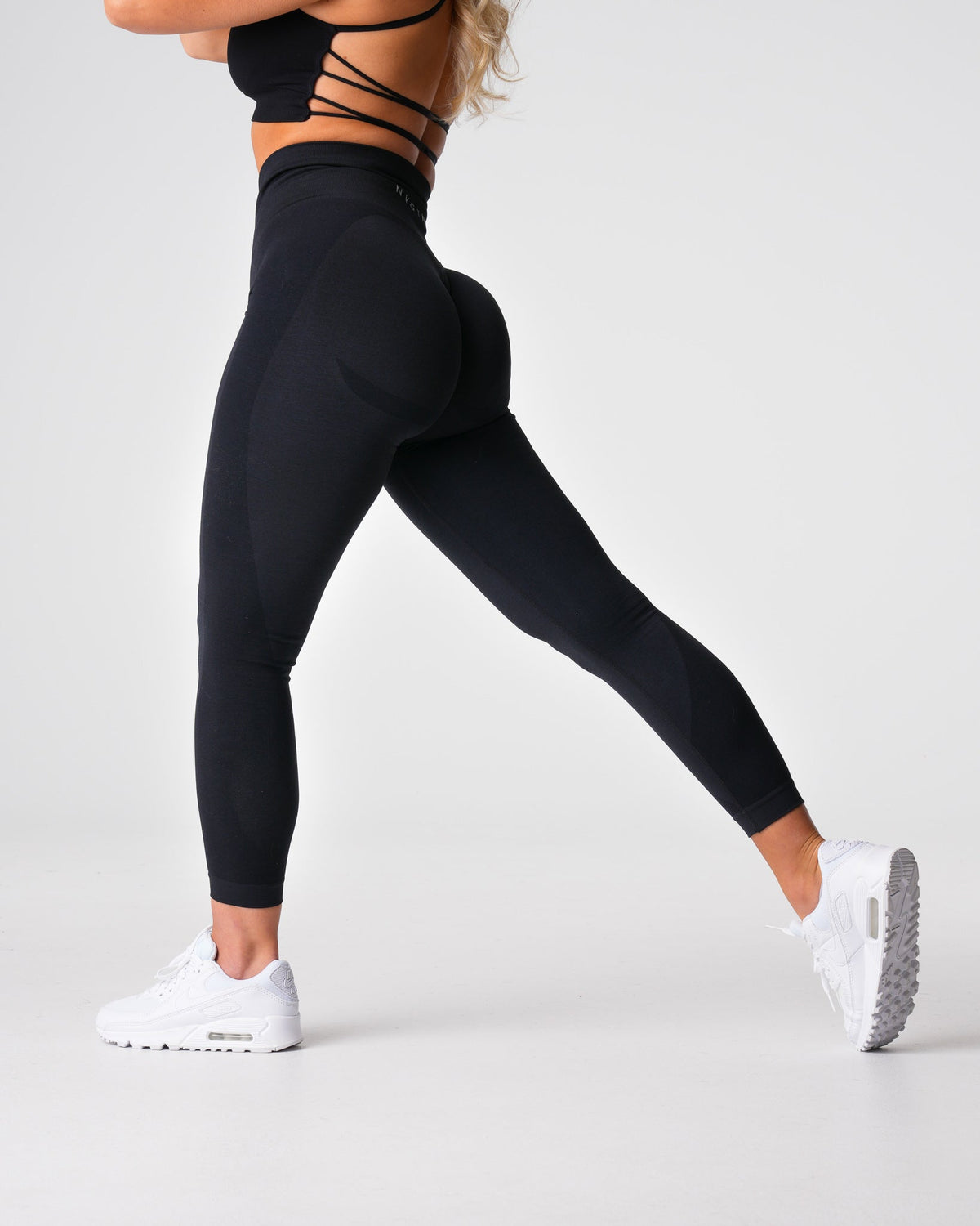 Women Black Contour 2.0 Seamless Leggings | NVGTN