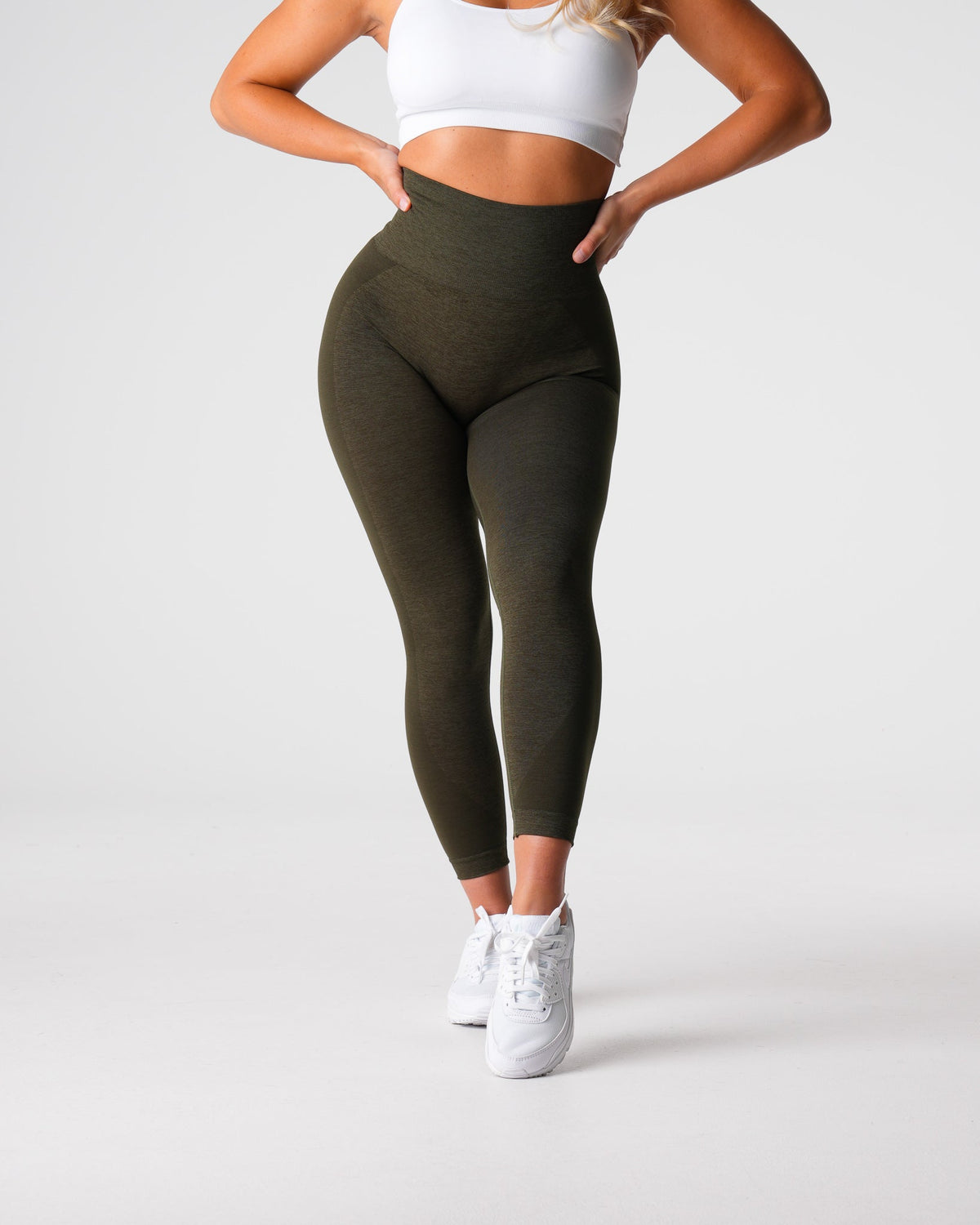Women Olive Contour 2.0 Seamless Leggings | NVGTN
