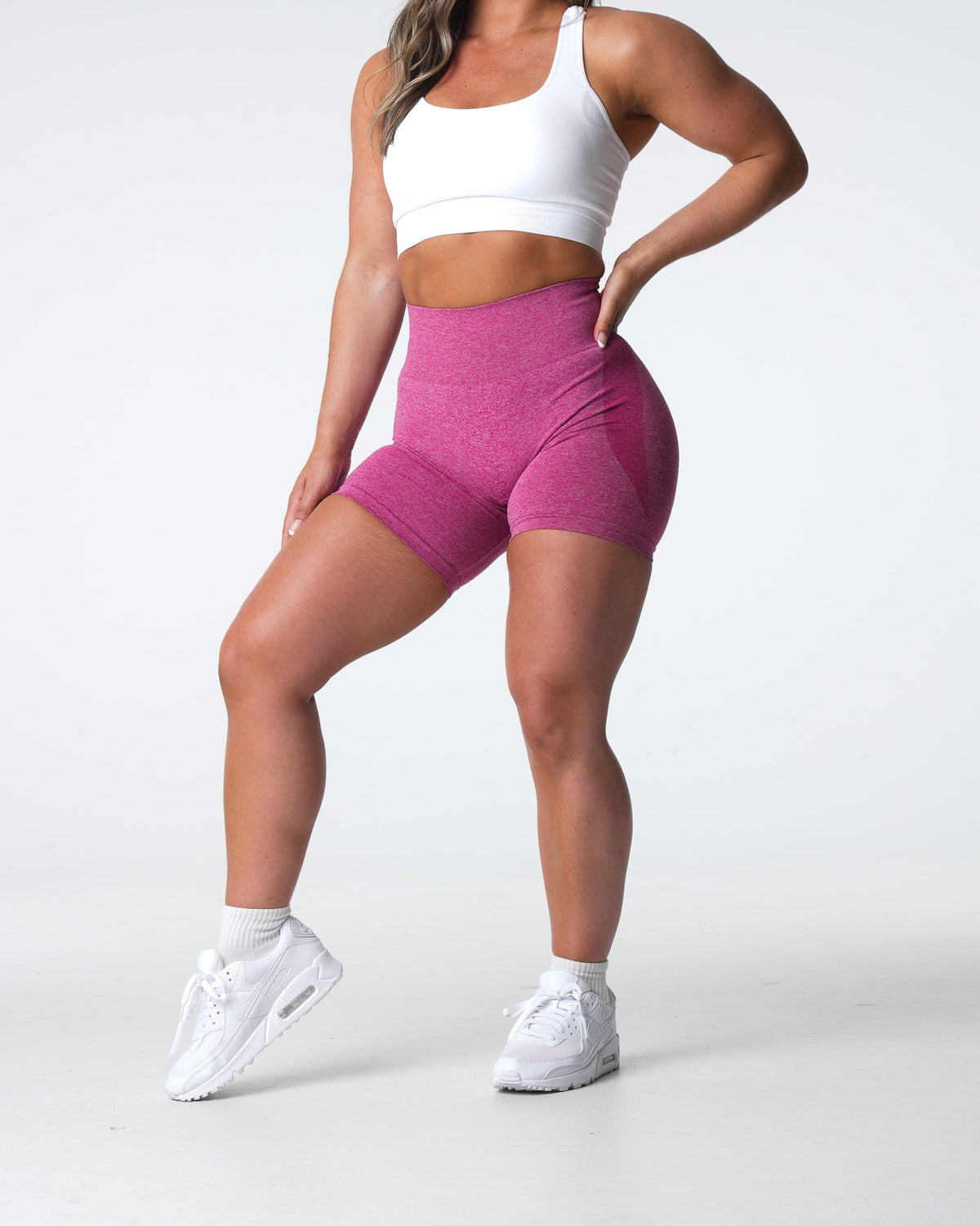 Women Crimson Contour Seamless Shorts | NVGTN