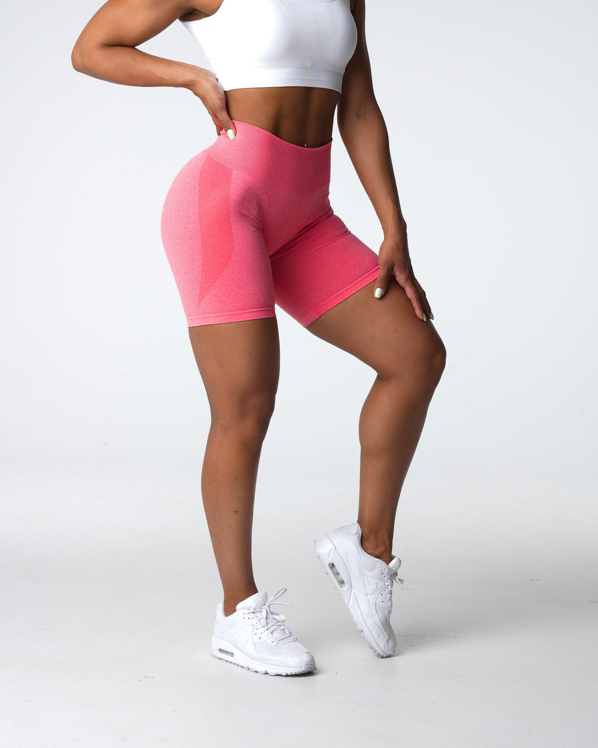 Women Coral Contour Seamless Shorts | NVGTN