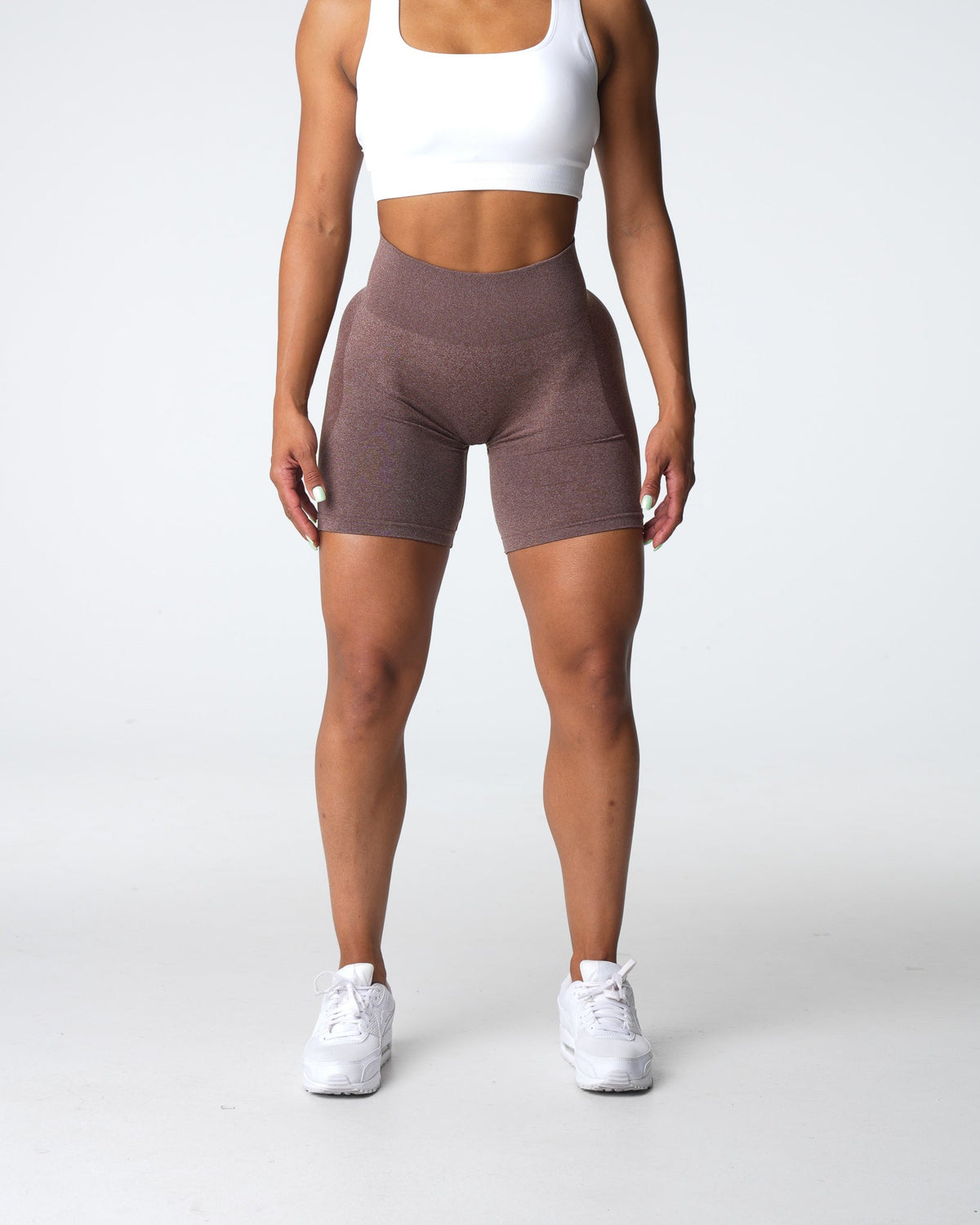 Women Cocoa Contour Seamless Shorts | NVGTN