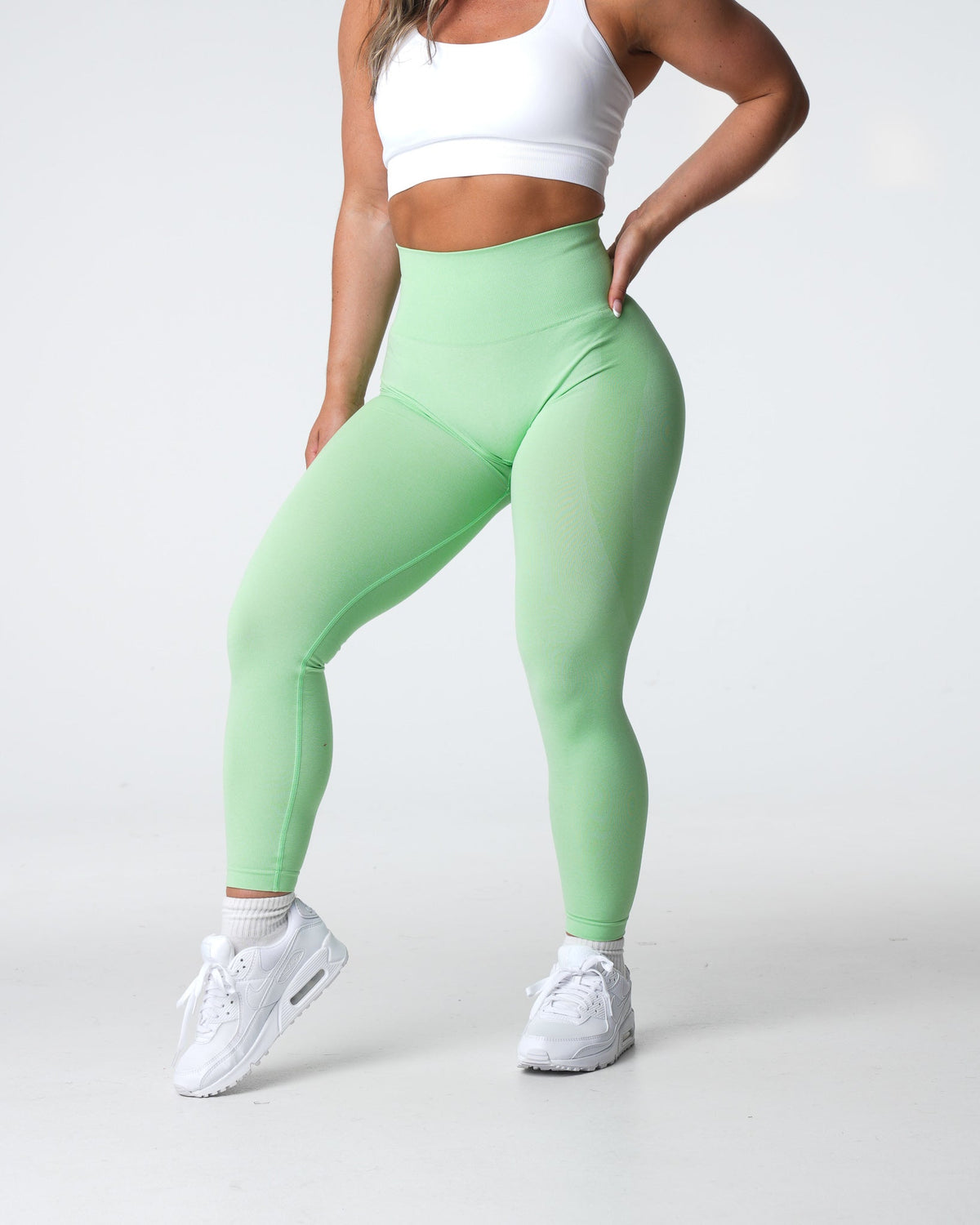Women Pistachio Contour Seamless Leggings | NVGTN