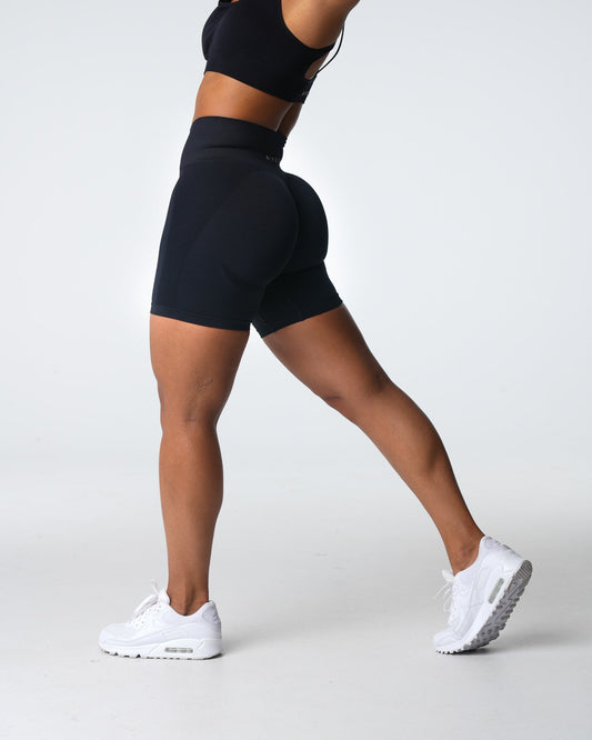 Women Black Contour 2.0 Seamless Shorts | NVGTN