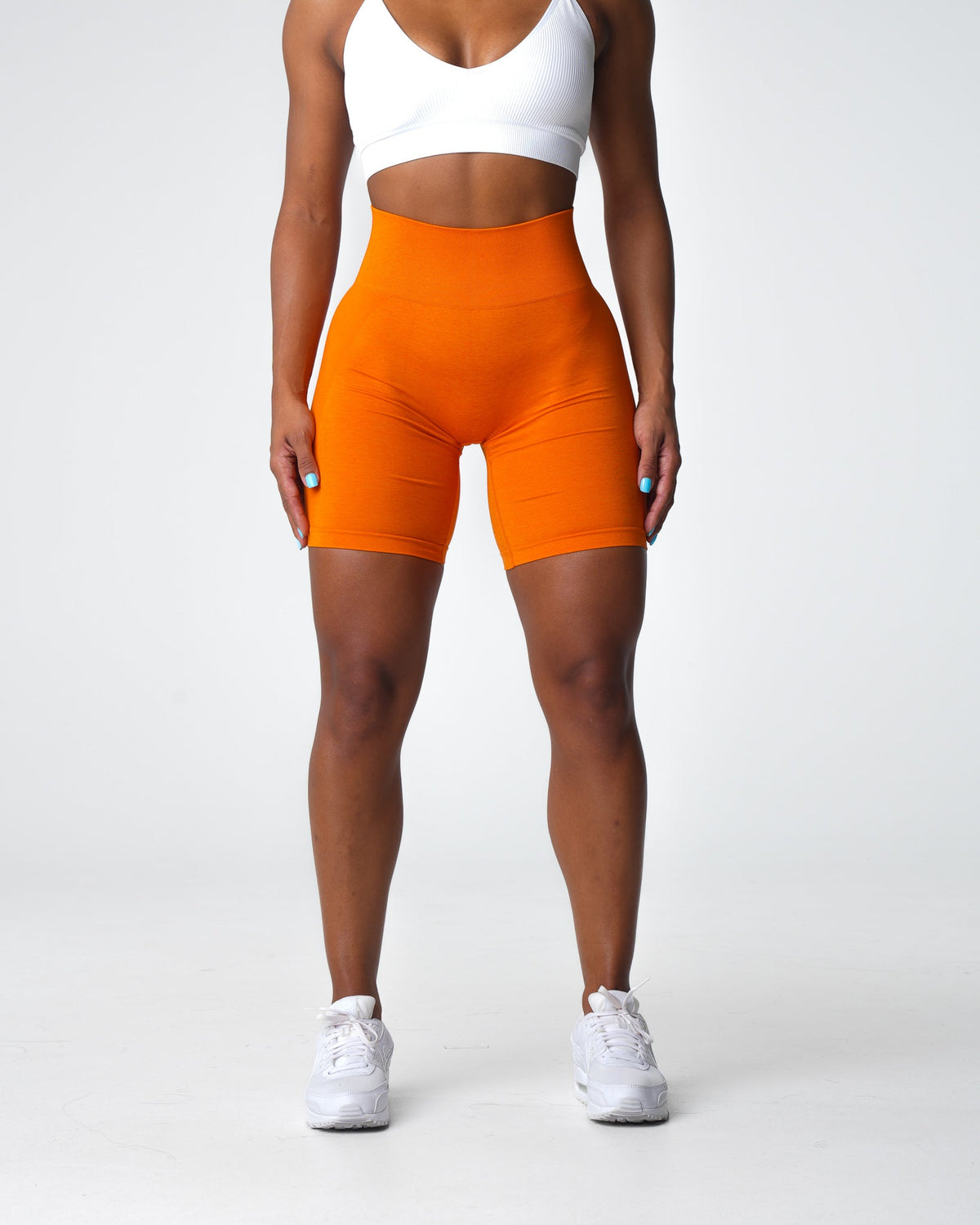 Women Mandarin Contour 2.0 Seamless Shorts | NVGTN