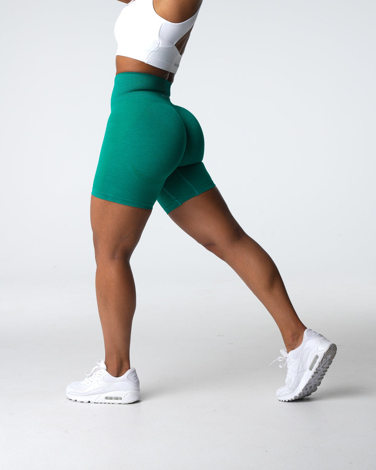 Women Jade Contour 2.0 Seamless Shorts | NVGTN
