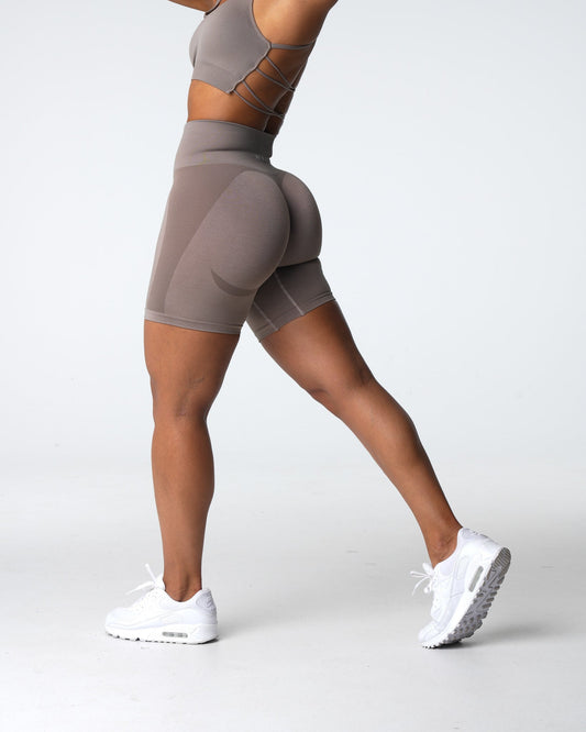 Women Taupe Contour 2.0 Seamless Shorts | NVGTN