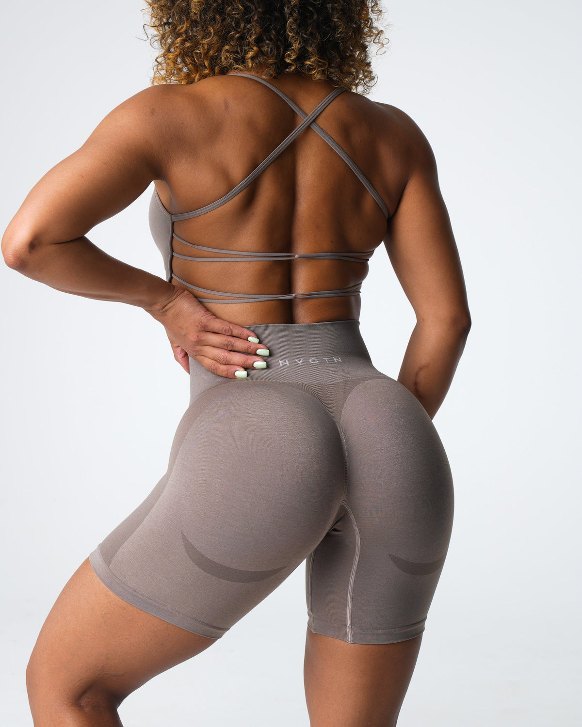 Women Taupe Contour 2.0 Seamless Shorts | NVGTN