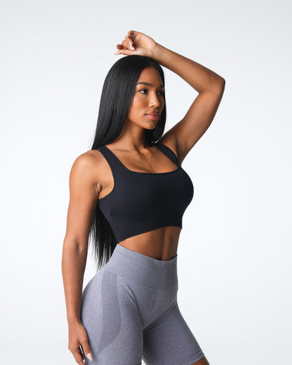 Women Black Empower Seamless Bra | NVGTN