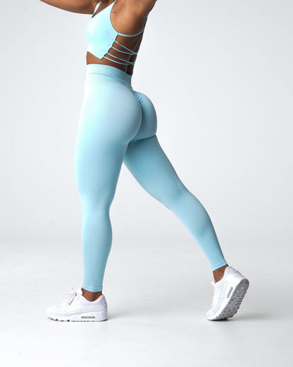 Women Pastel Blue Scrunch Seamless Leggings | NVGTN