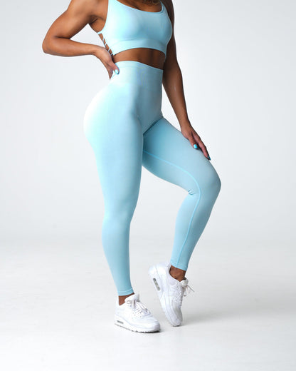 Women Pastel Blue Scrunch Seamless Leggings | NVGTN