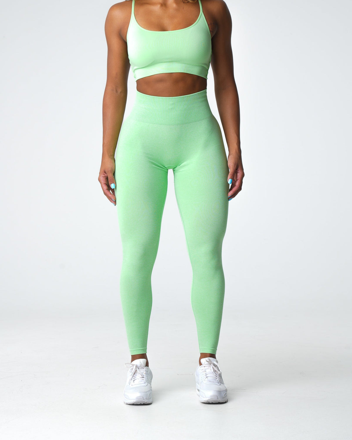 Women Pistachio Scrunch Seamless Leggings | NVGTN
