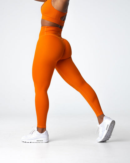 Women Pumpkin Spice Signature 2.0 Leggings | NVGTN