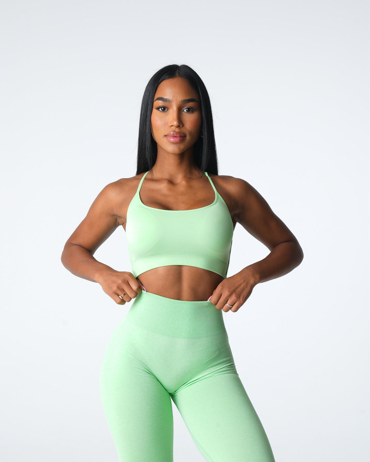 Women Pistachio Invincible Seamless Bra | NVGTN