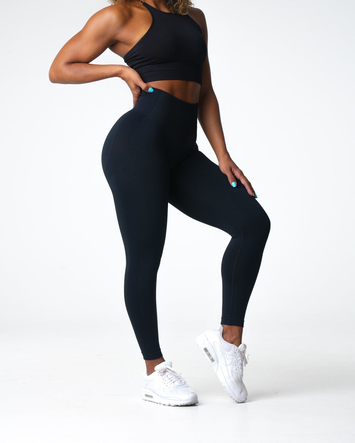 Women Black Performance Seamless Leggings | NVGTN