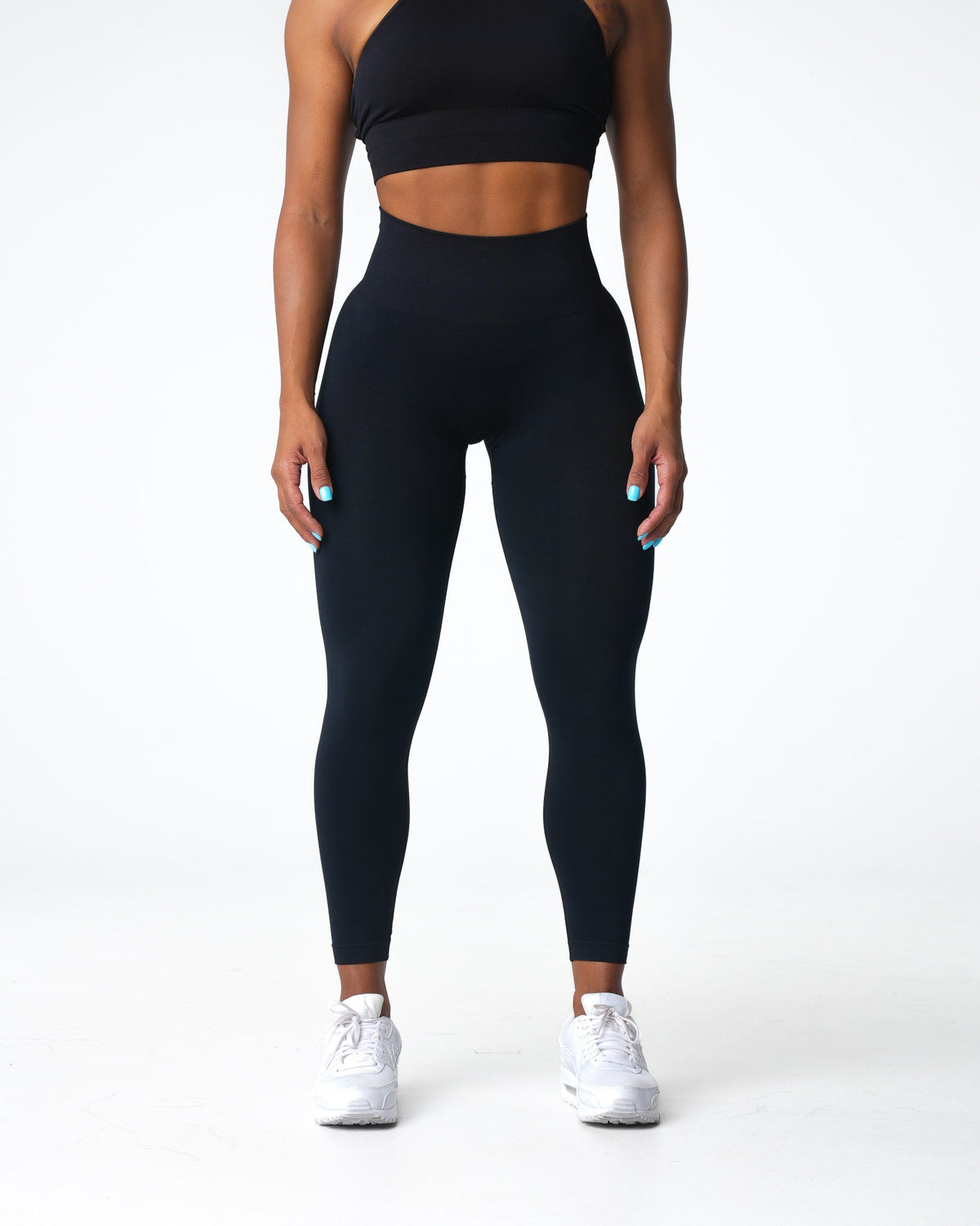 Women Black Shape Seamless Leggings | NVGTN