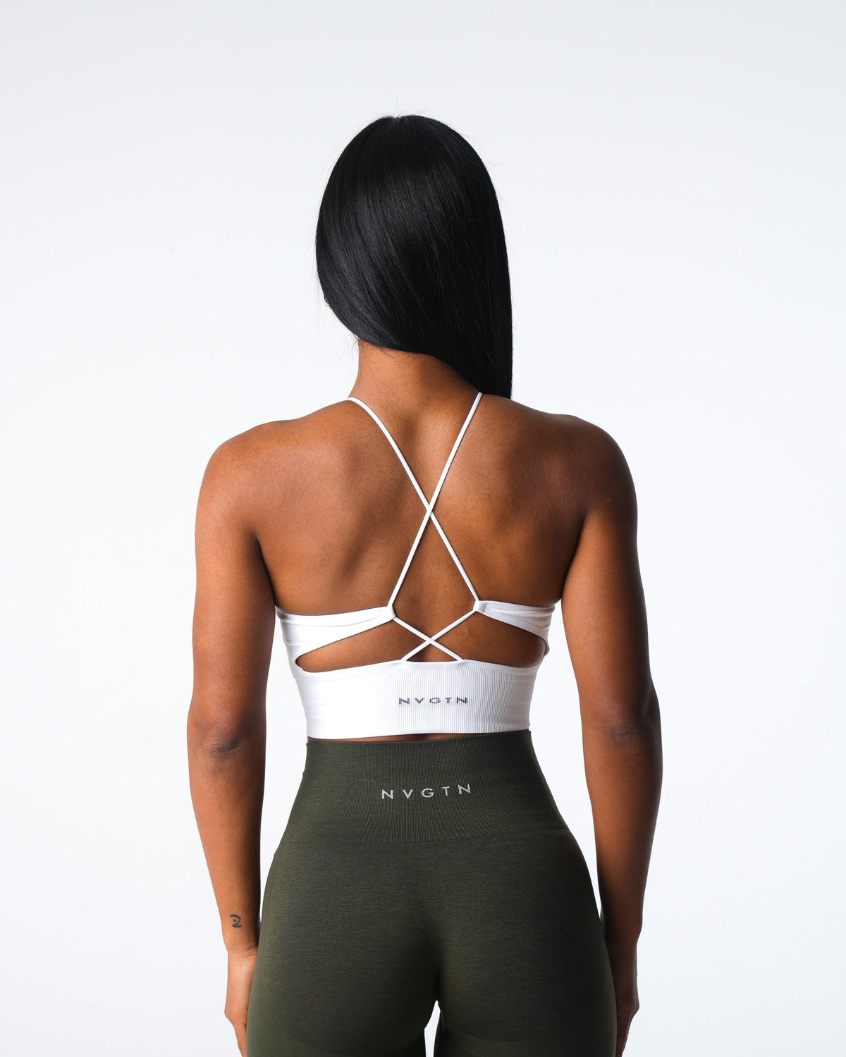 Women White Embrace Seamless Bra | NVGTN