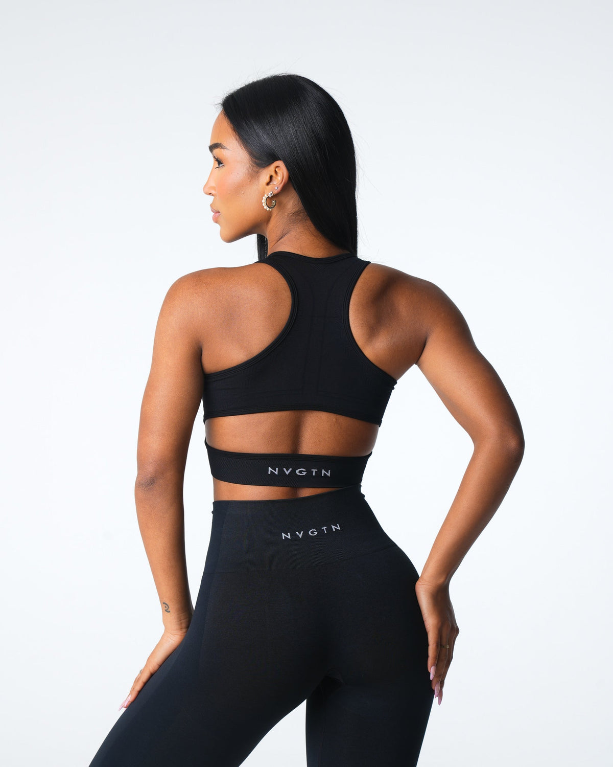 Women Black Rise Seamless Bra | NVGTN