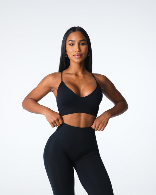 Women Black Glimpse Ribbed Seamless Bra | NVGTN