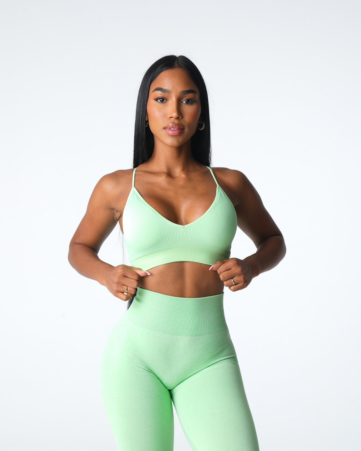 Women Pistachio Glimpse Ribbed Seamless Bra | NVGTN