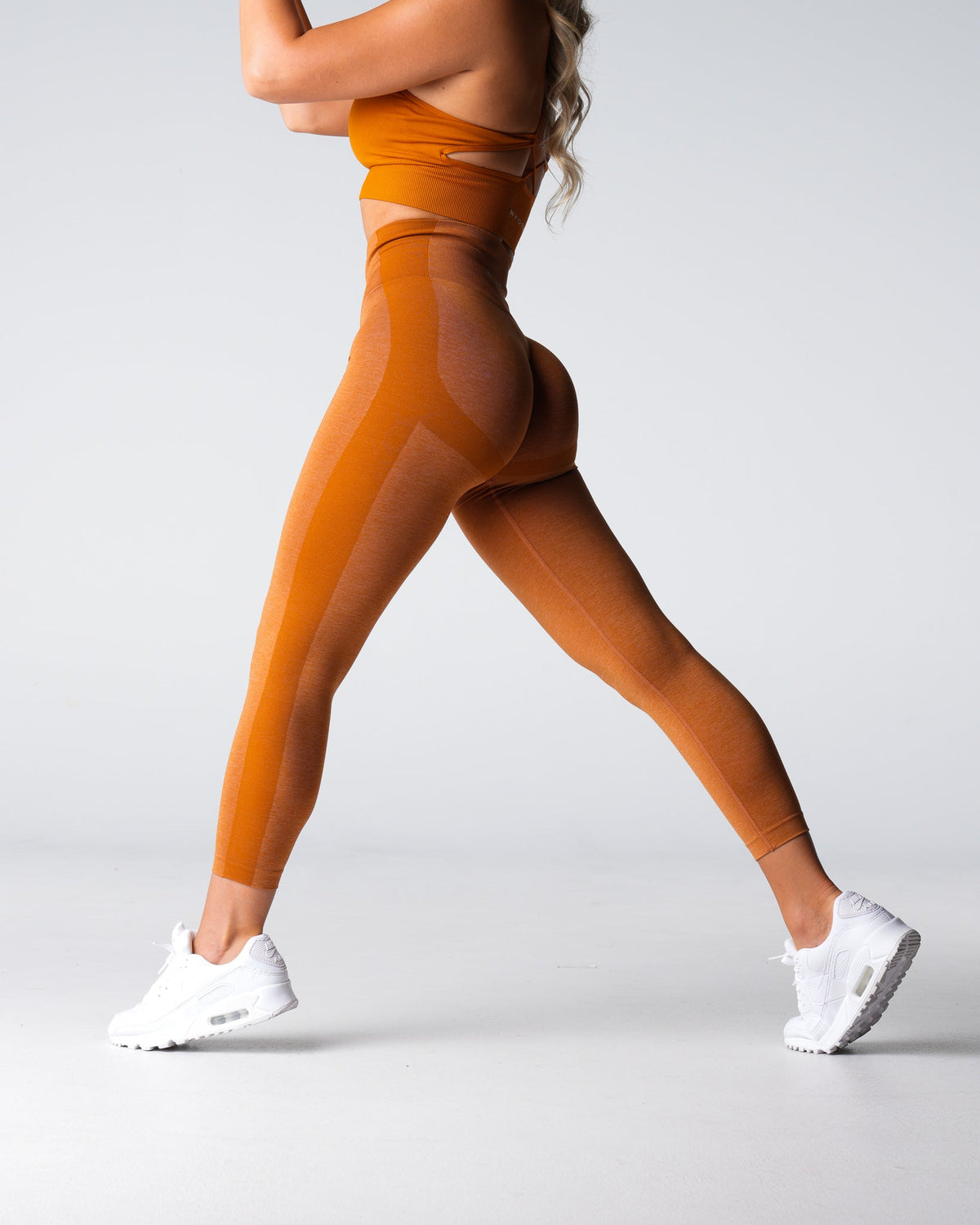 Women Terracotta Performance Seamless Leggings | NVGTN