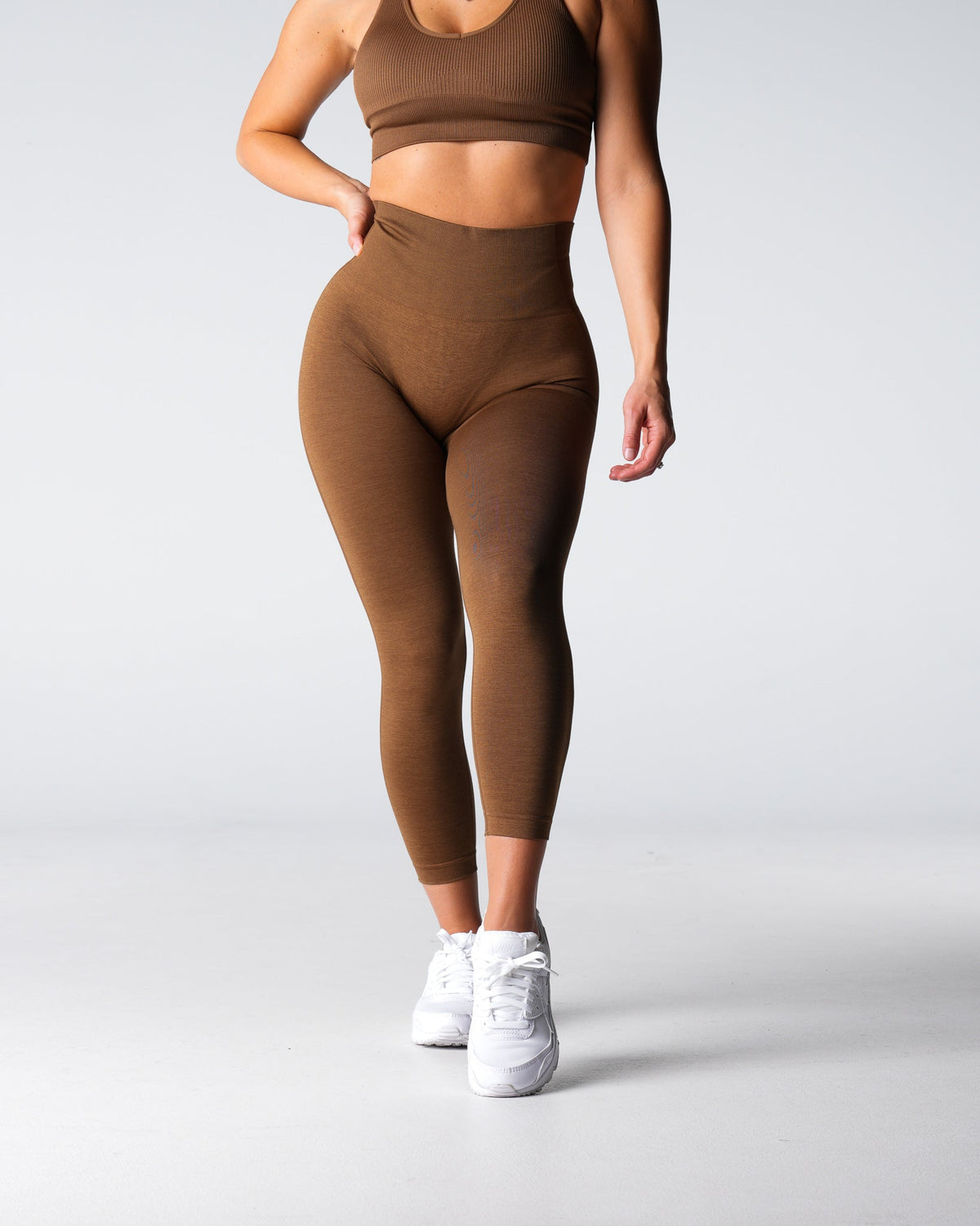 Women Mocha Performance Seamless Leggings | NVGTN