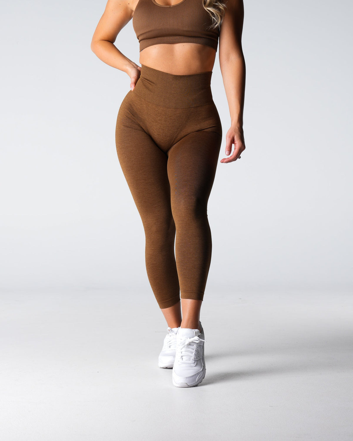 Women Mocha Shape Seamless Leggings | NVGTN