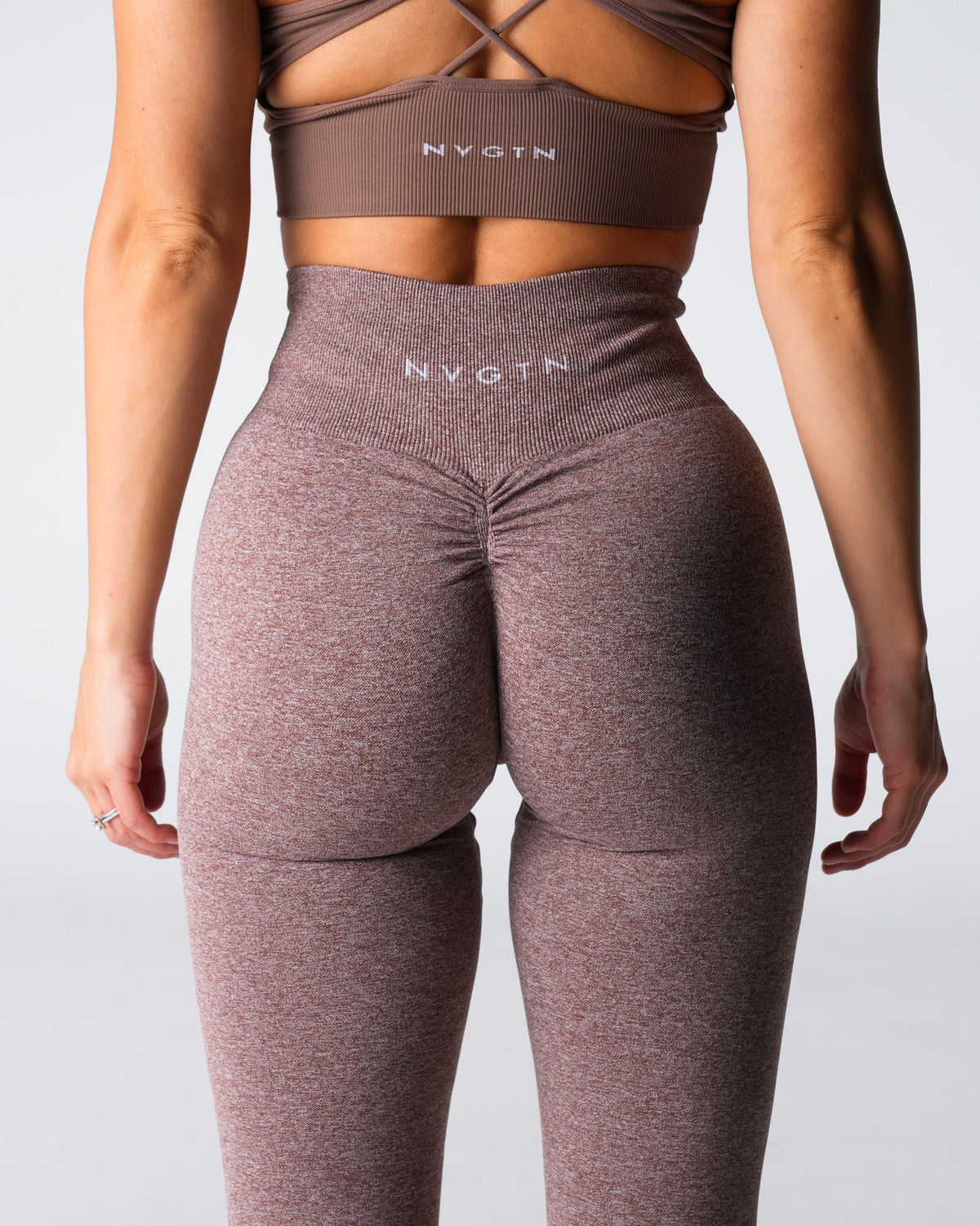 Women Cocoa Scrunch Seamless Leggings | NVGTN