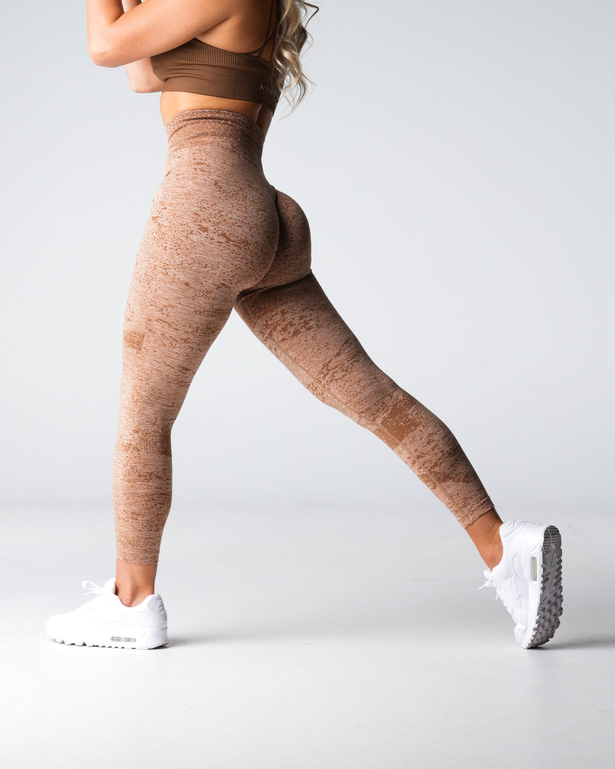 Women Sand Digital Seamless Leggings | NVGTN