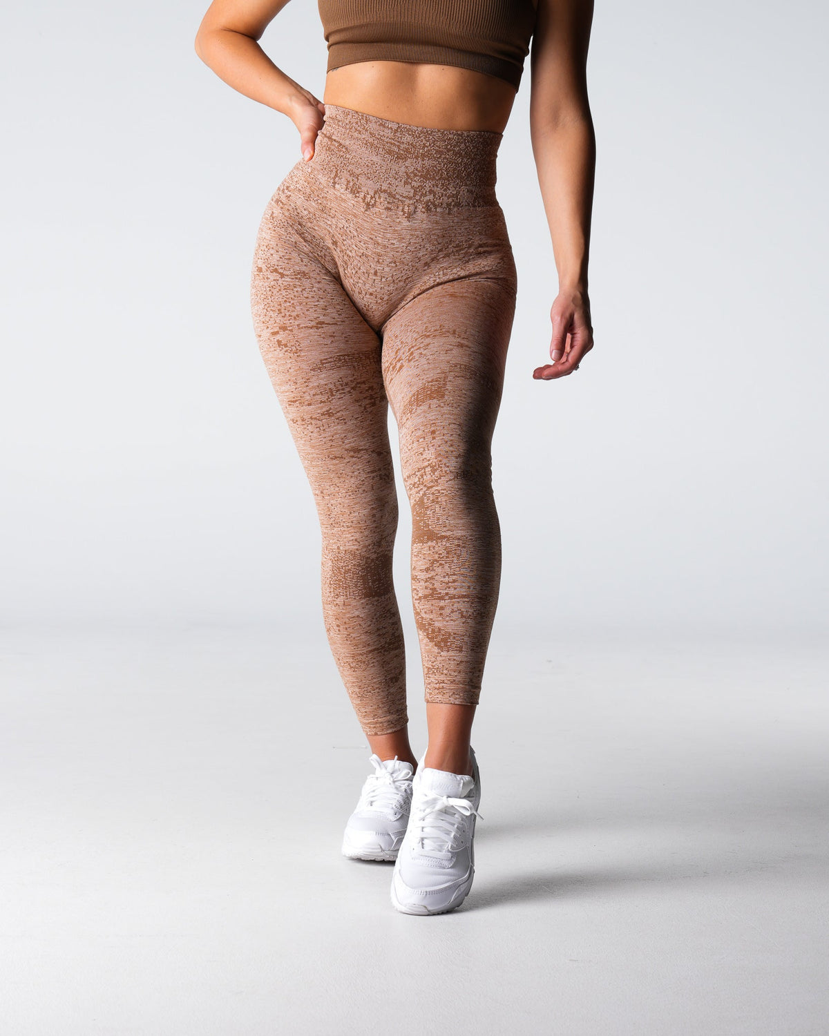 Women Sand Digital Seamless Leggings | NVGTN