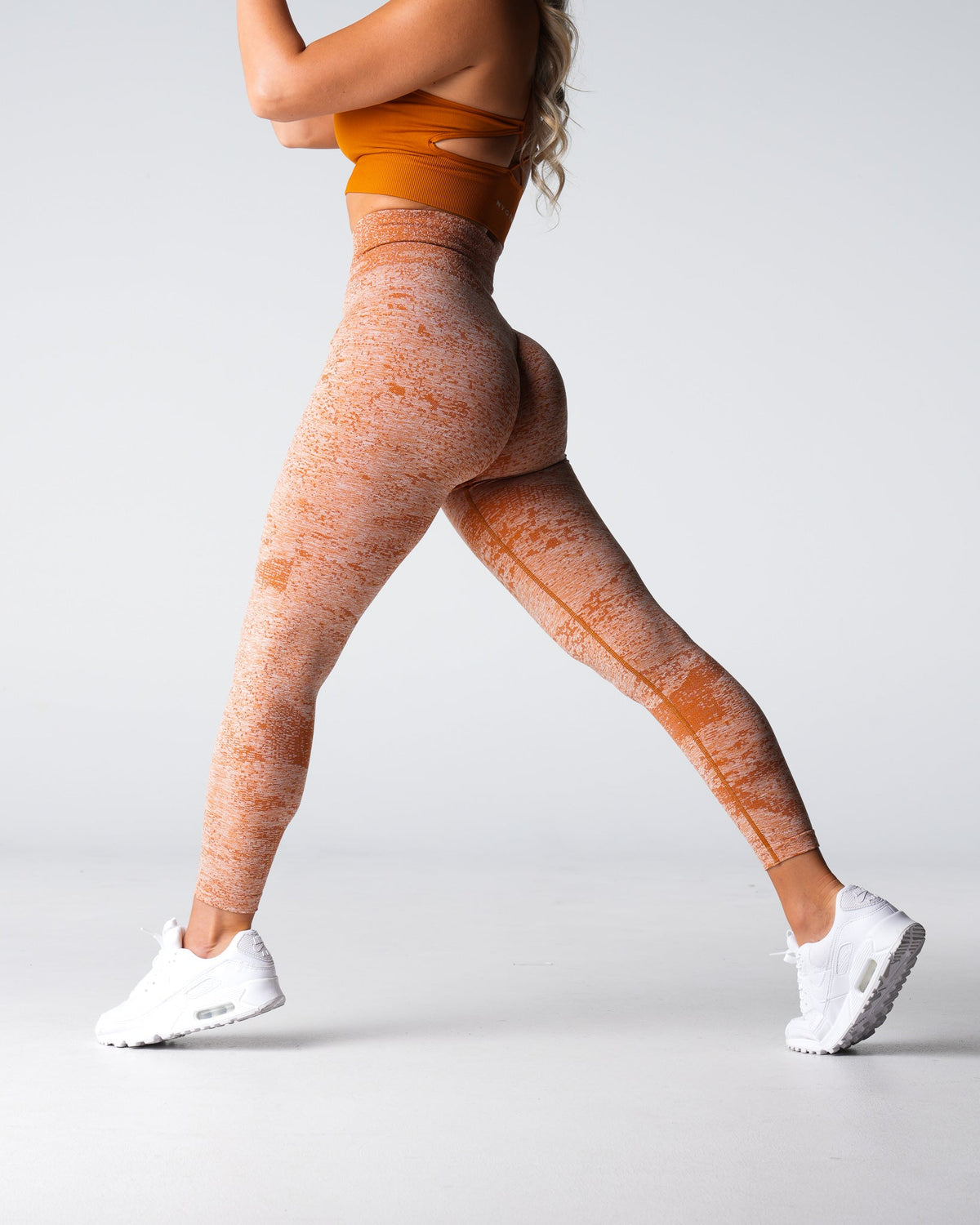 Women Terracotta Digital Seamless Leggings | NVGTN