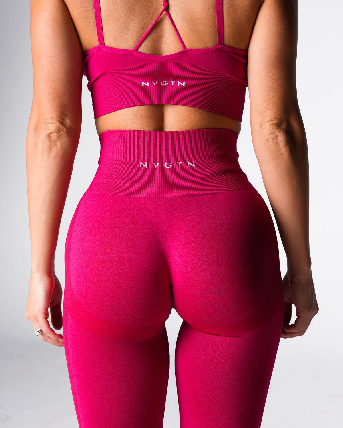 Women Winterberry Performance Seamless Leggings | NVGTN