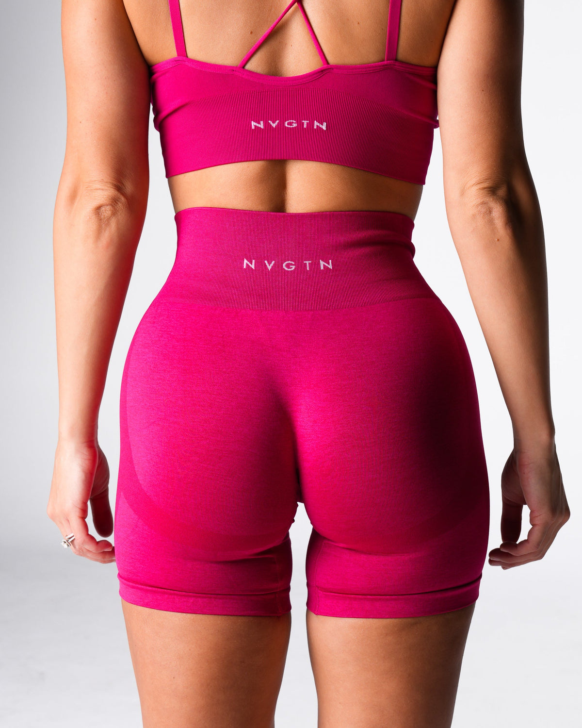 Women Winterberry Performance Seamless Shorts | NVGTN