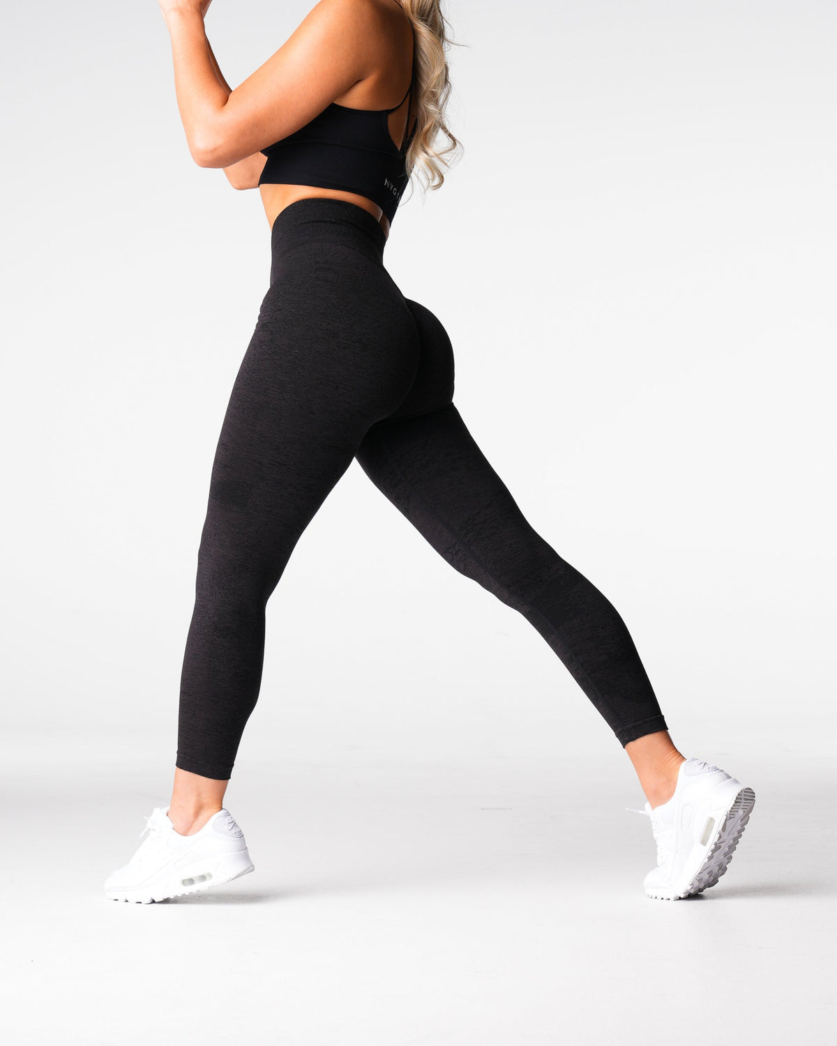 Women Black Digital Seamless Leggings | NVGTN