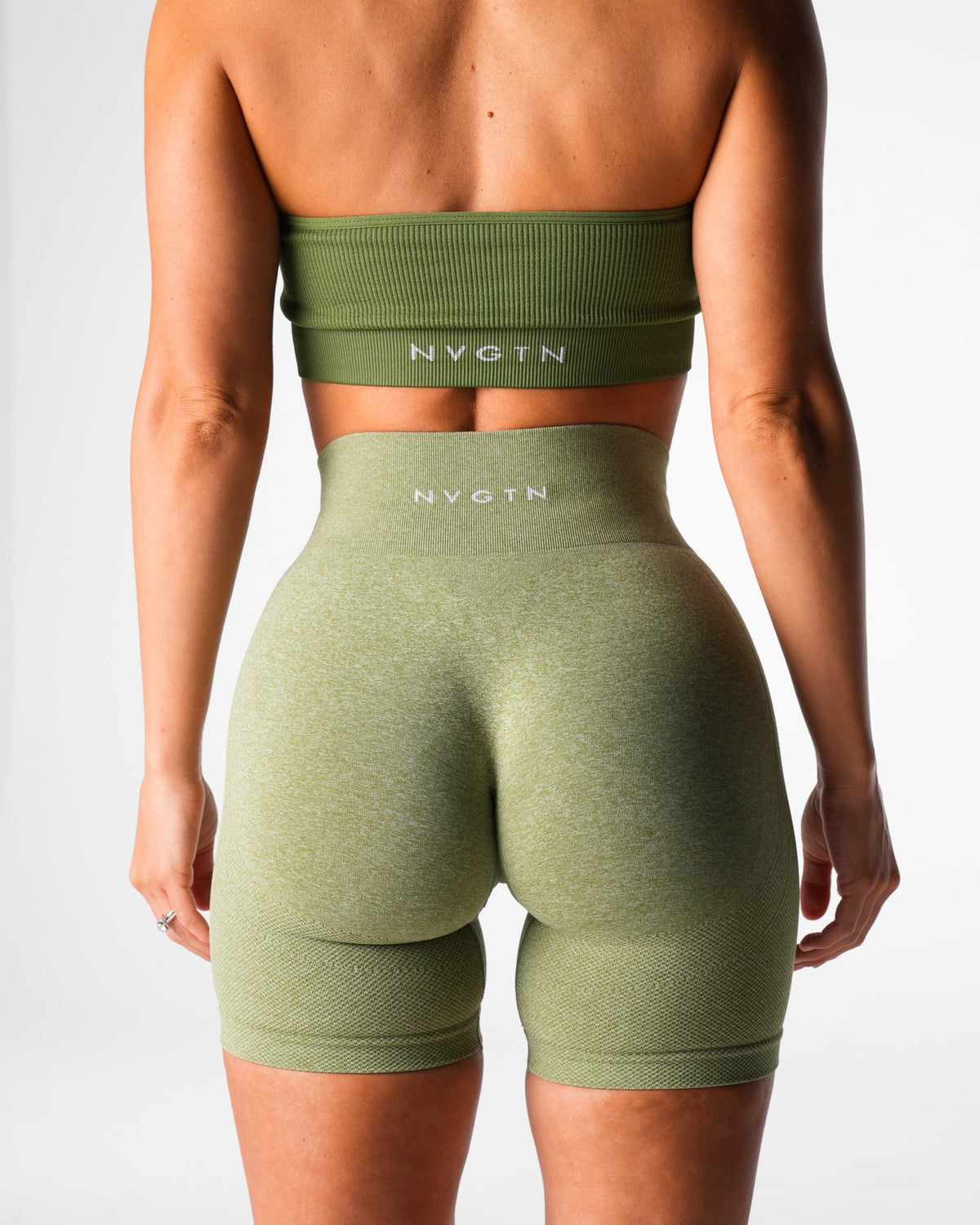 Women Meadow Lift Seamless Shorts | NVGTN