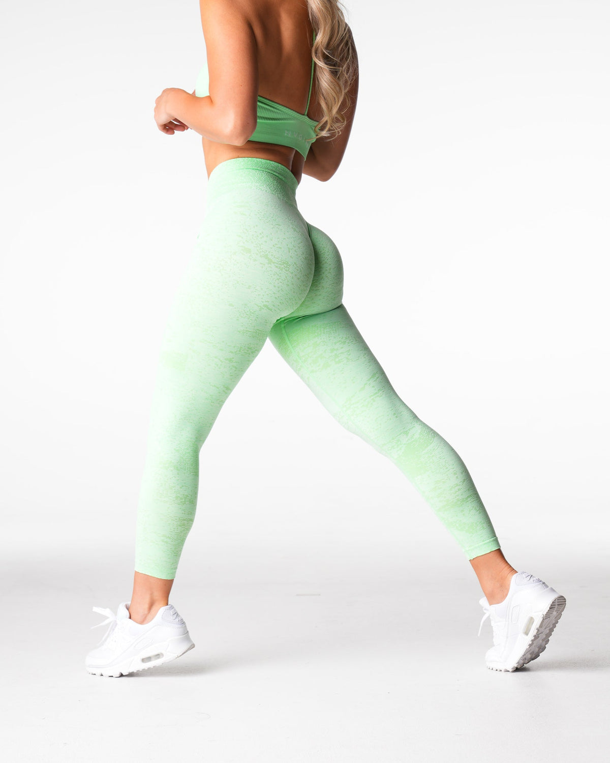 Women Pistachio Digital Seamless Leggings | NVGTN