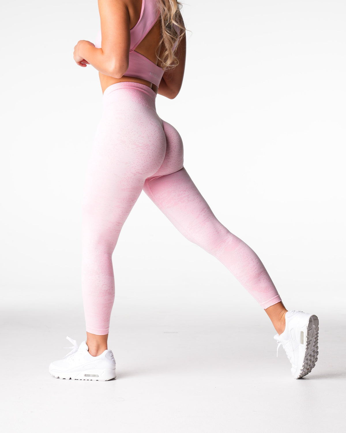 Women Baby Pink Digital Seamless Leggings | NVGTN