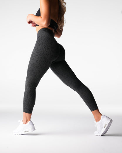 Women Black Zesty Seamless Leggings | NVGTN