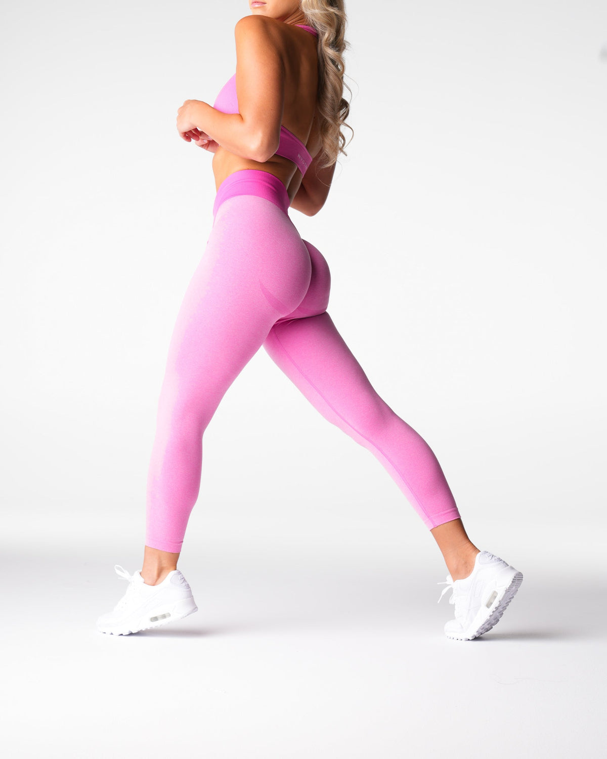 Women Bubble Gum Pink Knockout Seamless Leggings | NVGTN