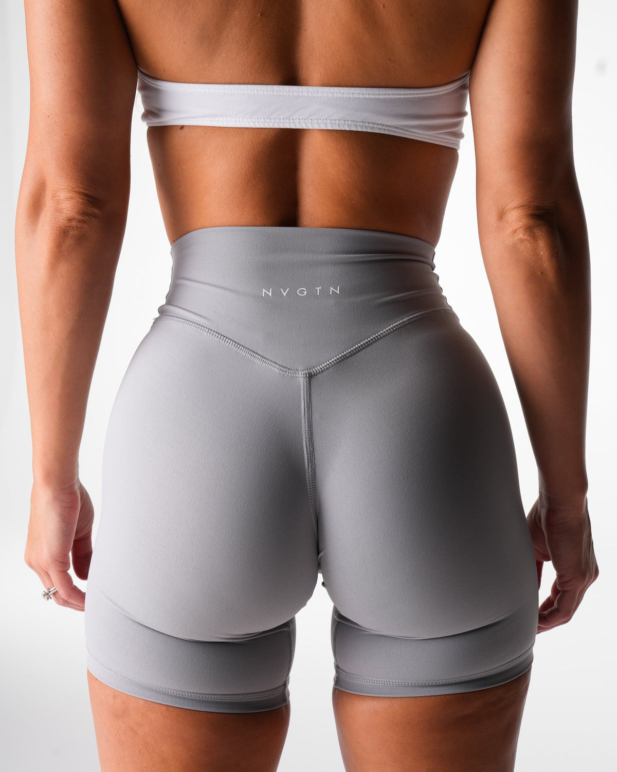 Women Dove Effortless Shorts | NVGTN
