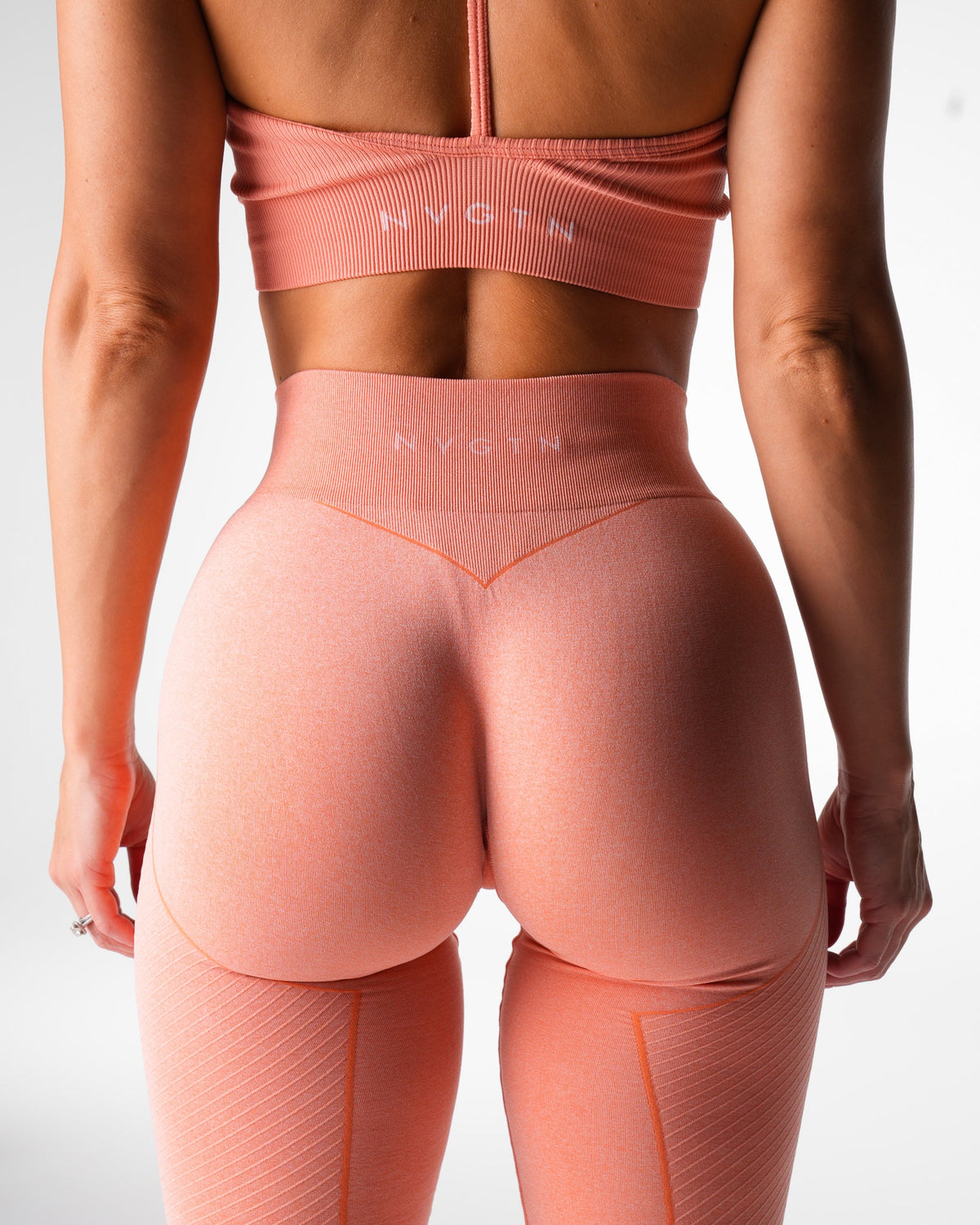 Women Peach Figure Seamless Leggings | NVGTN