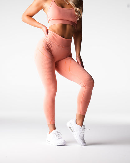Women Peach Figure Seamless Leggings | NVGTN