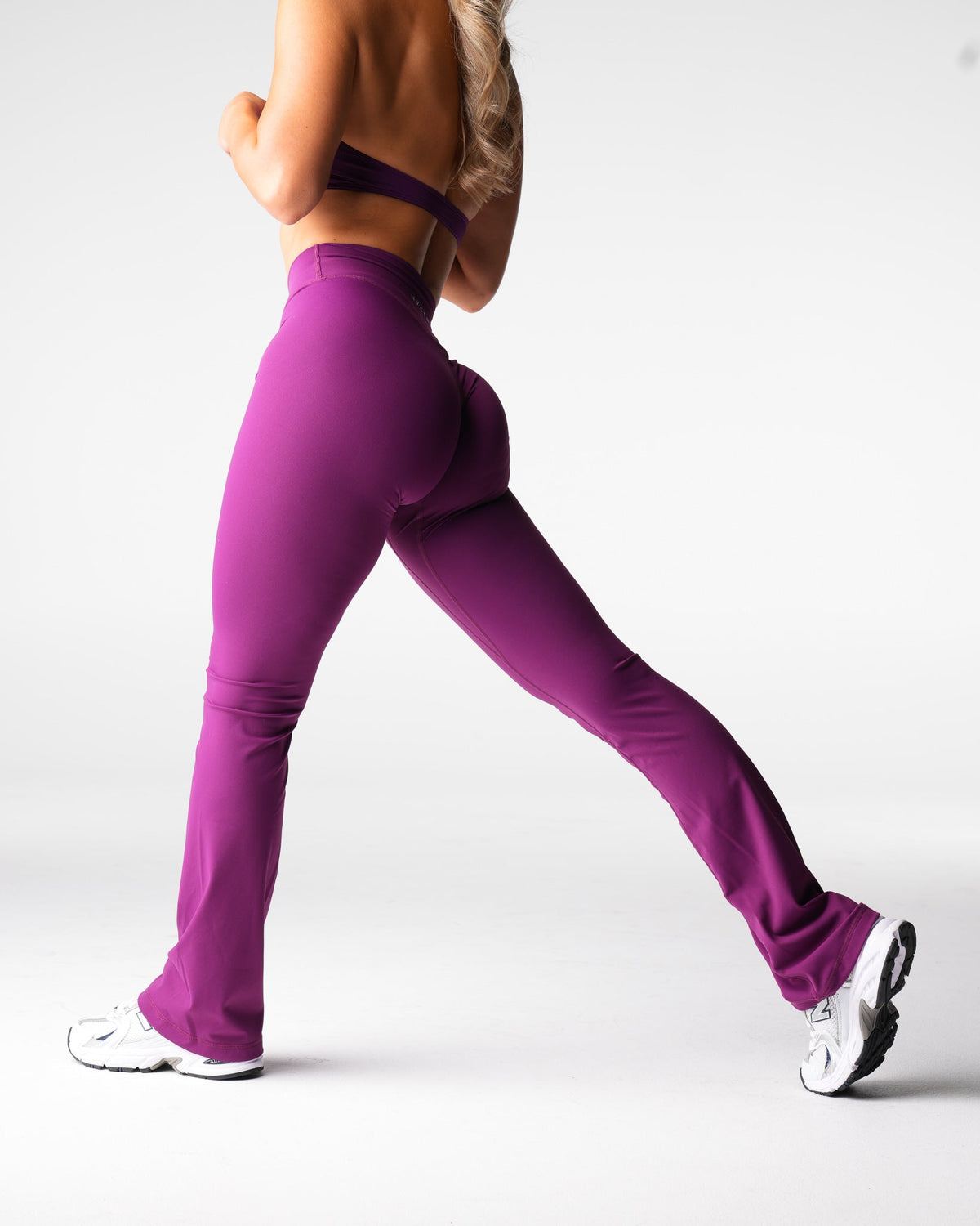 Women Deep Violet Effortless Flare Leggings | NVGTN