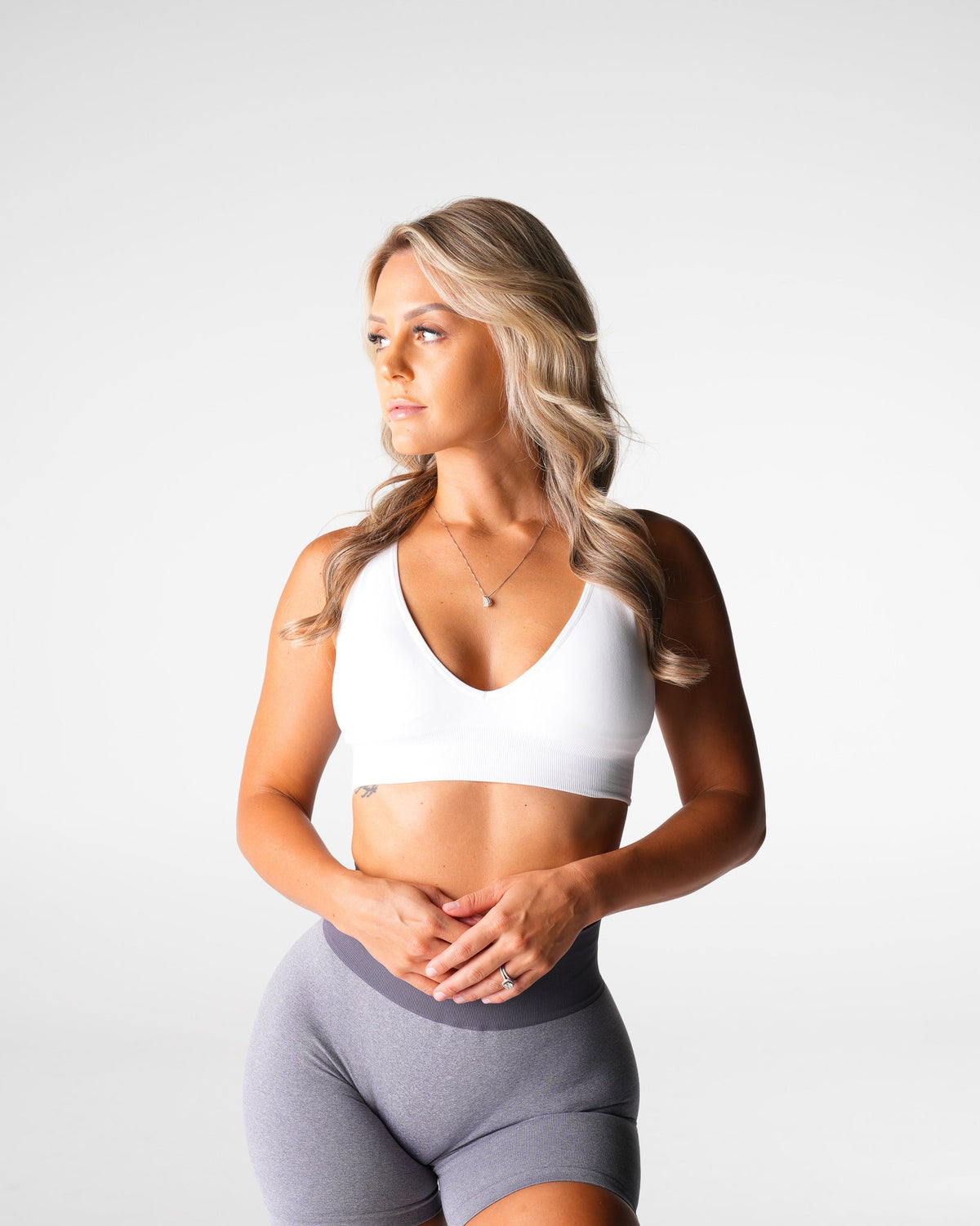 Women White Glow Up Seamless Bra | NVGTN